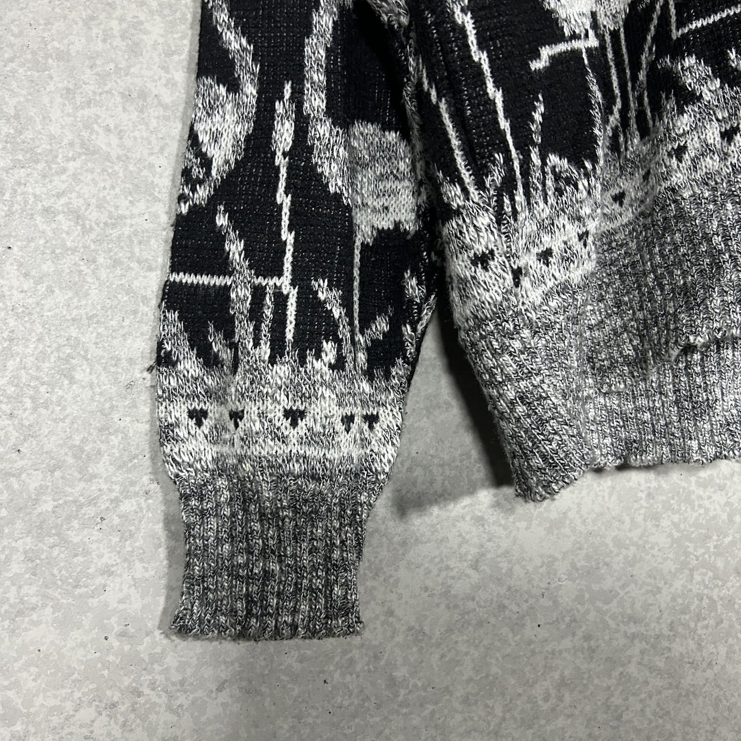 animal pattern monotone knit