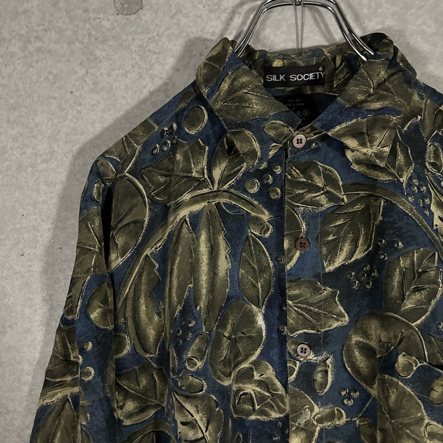 silk blue base leaf design shirt