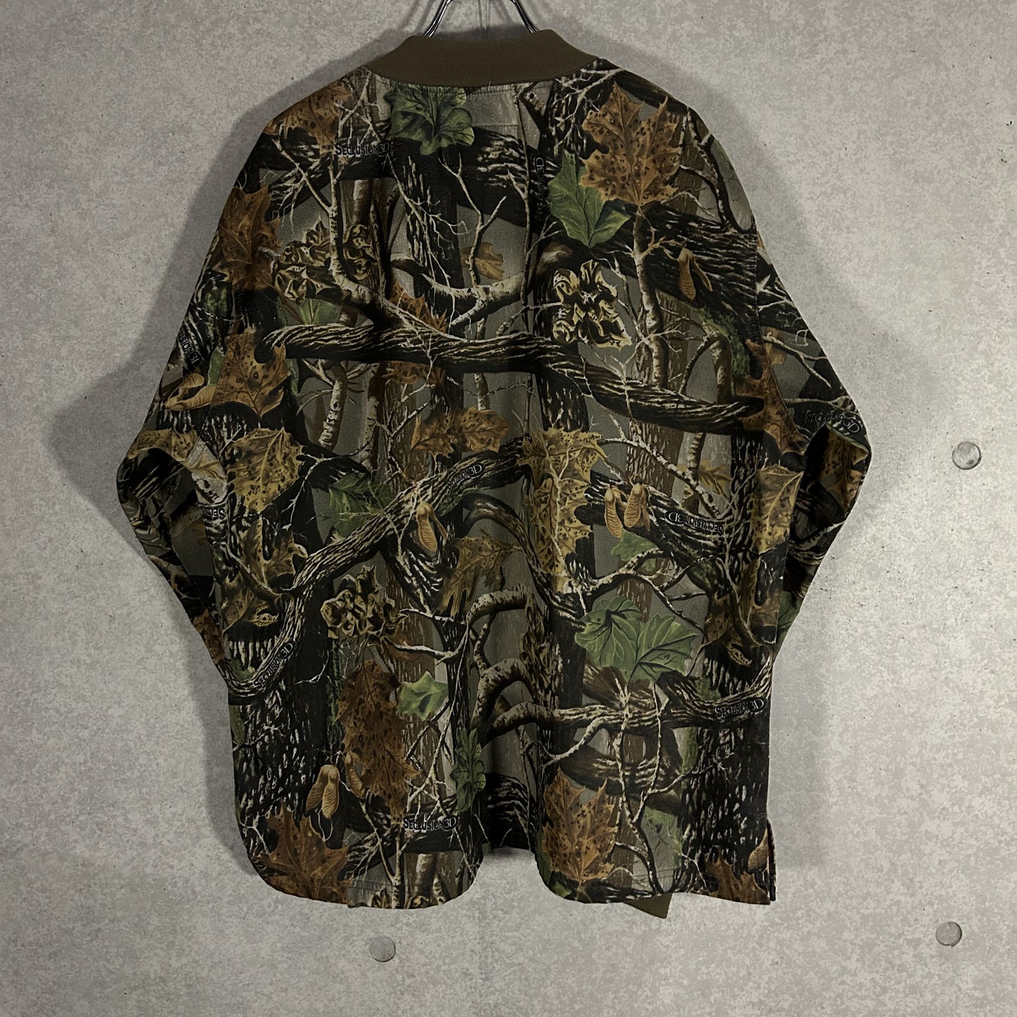 real tree print pull over